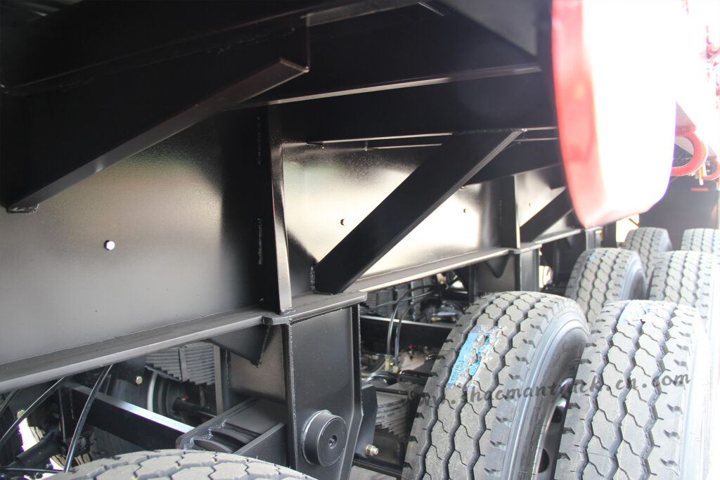 Sidewall & fence semi-trailer